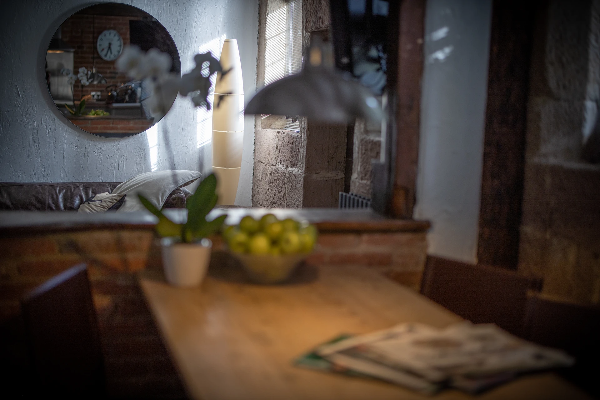 Dining table and sitting room at 46 Church Street, Ashbourne