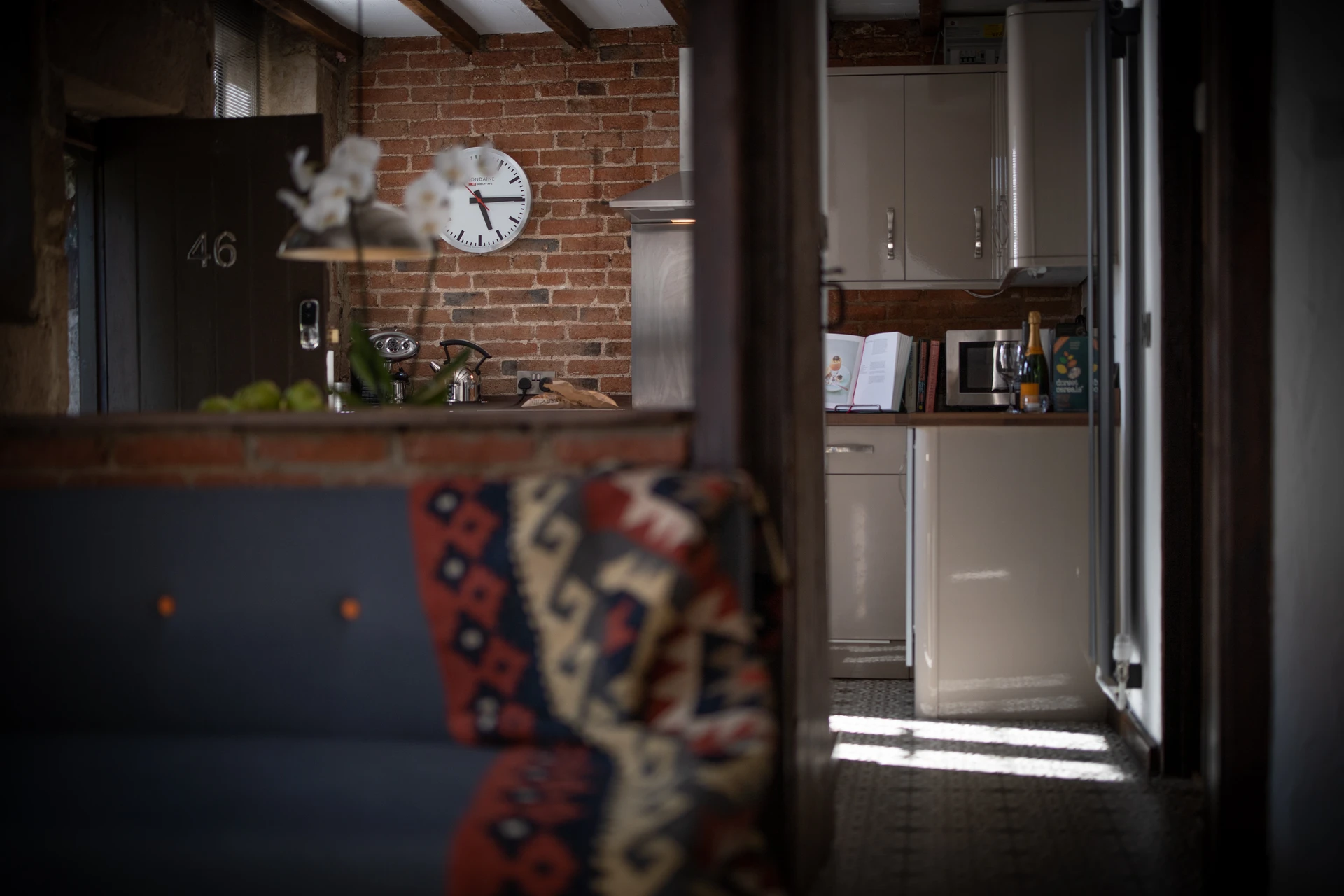 Kitchen and exposed brickwork at 46 Church Street, Ashbourne